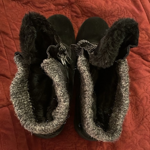 YUU ABALEE STYLE Black water resistant winter boots, women’s 8.5M suede leather - Picture 5 of 12